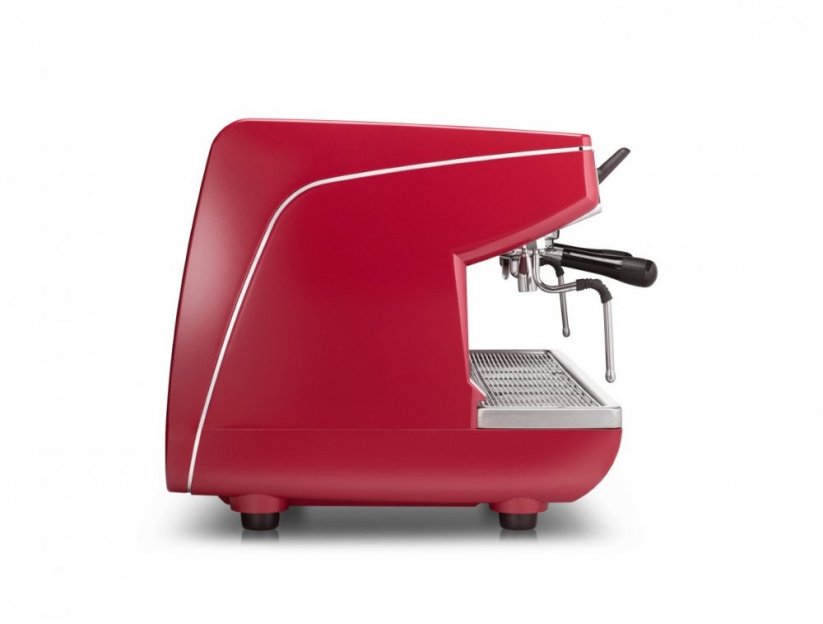 De zijkant van de rode Nuova Simonelli Appia Life koffiemachine