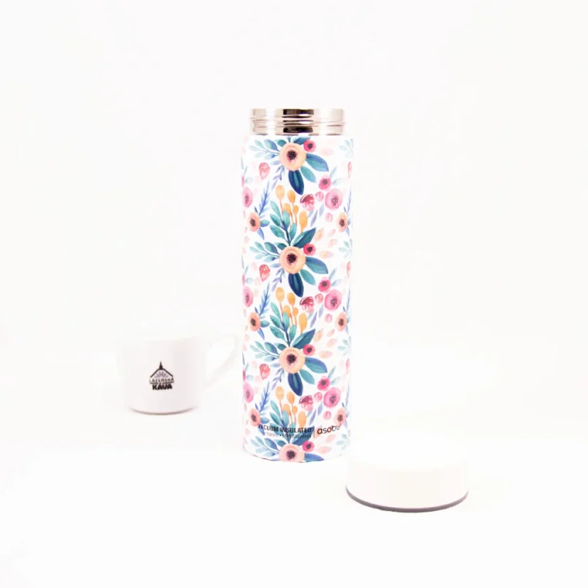 Fehér Asobu Le Baton Floral termoszbögre 500 ml térfogattal, virágmintával, ideális utazáshoz.