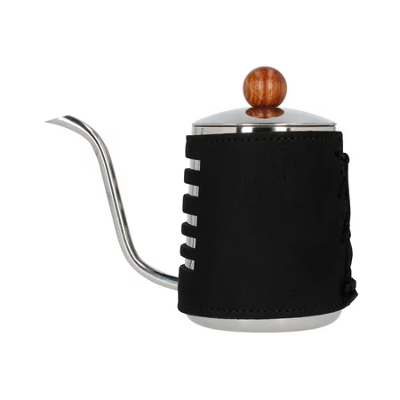 Čierna kanvica Barista Space Pour-Over s objemom 550 ml, ideálna na prípravu filtrovanej kávy.