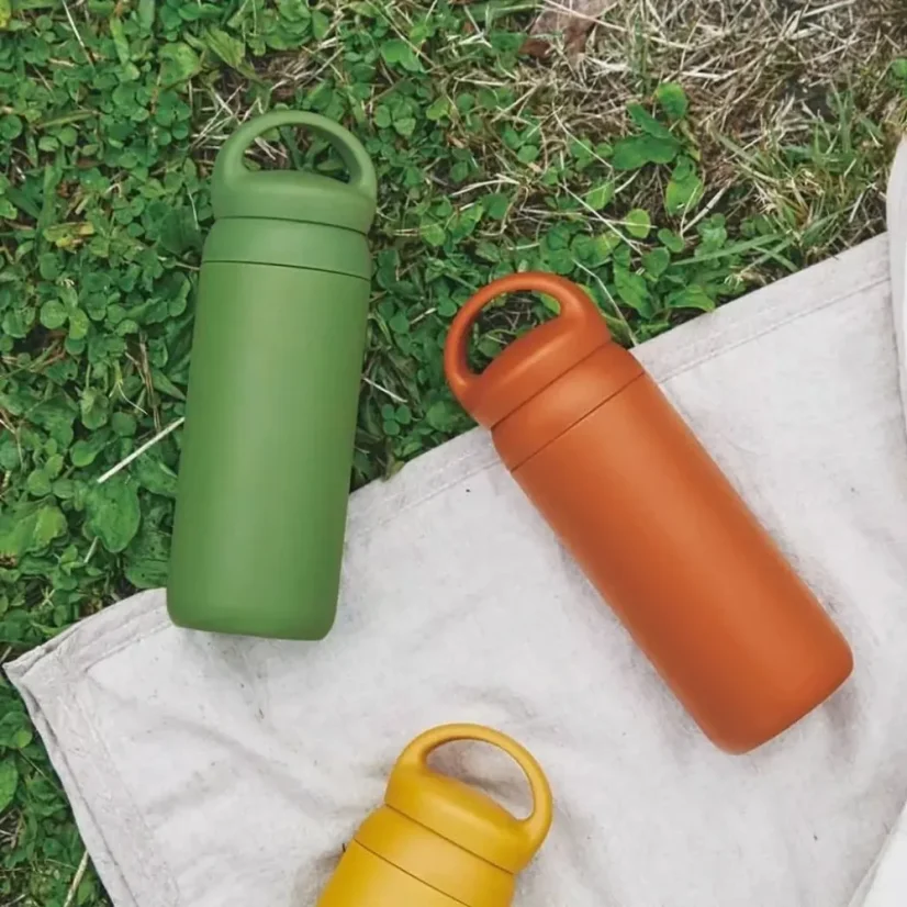 Kinto Day Off termoska oranžová s objemom 500 ml je vysoko kvalitná termoska, ktorá vďaka 100% tesneniu zabezpečuje dokonalú ochranu proti úniku nápojov.