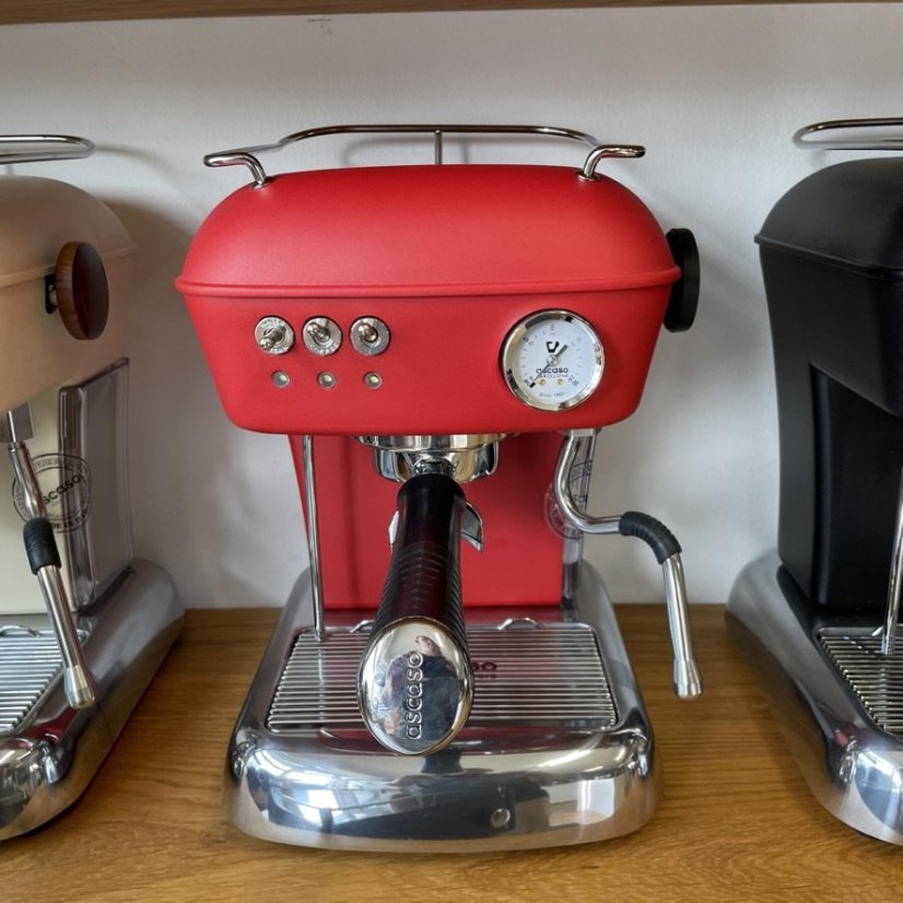 Haus-Espressomaschine Ascaso Dream ONE in Love Red mit hohem Druck von 20 bar für perfekte Espressoextraktion.