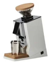 Biely espressový mlynček na kávu Eureka ORO Mignon Single Dose, ideálny pre prípravu filtrovanej kávy.