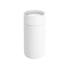 Biely termohrnček s objemom 355 ml, vyrobený bez BPA, ideálny na cestovanie. Biely termohrnček s objemom 355 ml, vyrobený bez BPA, ideálny na cestovanie.