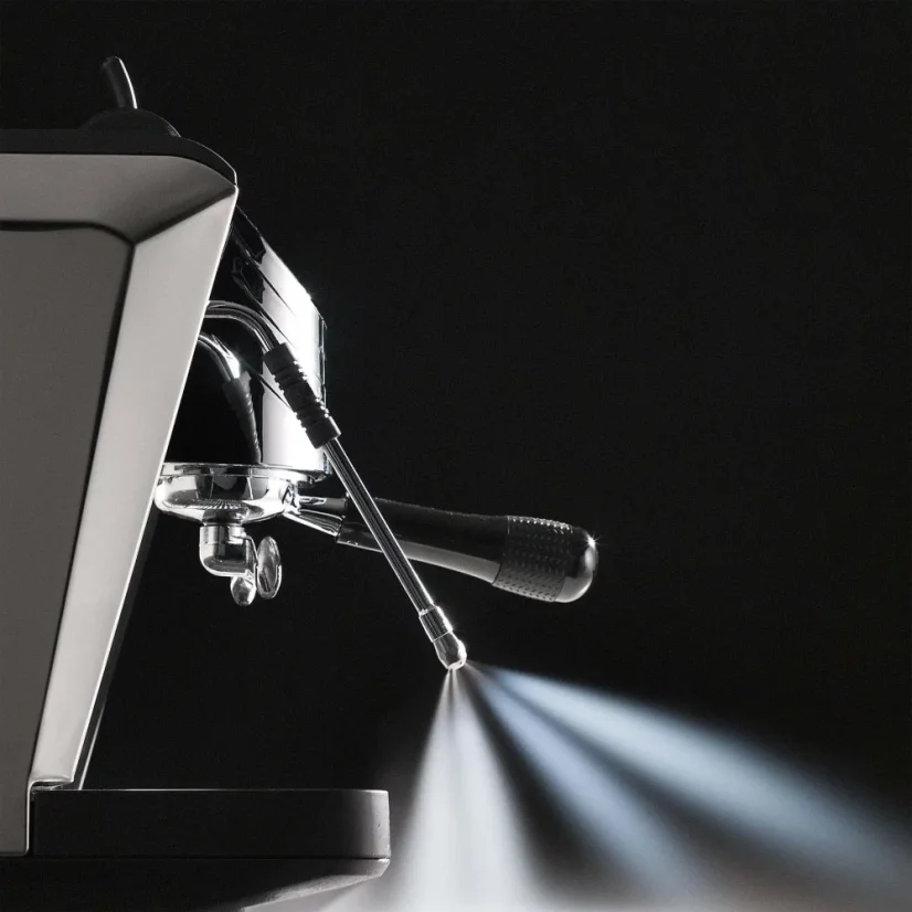 Black Nuova Simonelli Oscar II espresso machine, made in Italy, ideal for home coffee preparation.