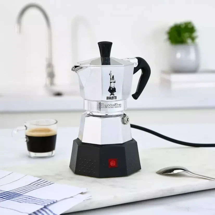 Cafetière Moka en argent avec source de chaleur pour 2 tasses de café.