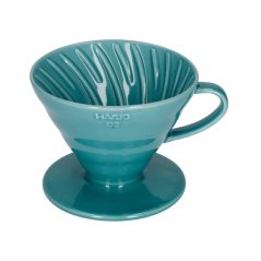 Dripper en céramique turquoise. Dripper en céramique turquoise.