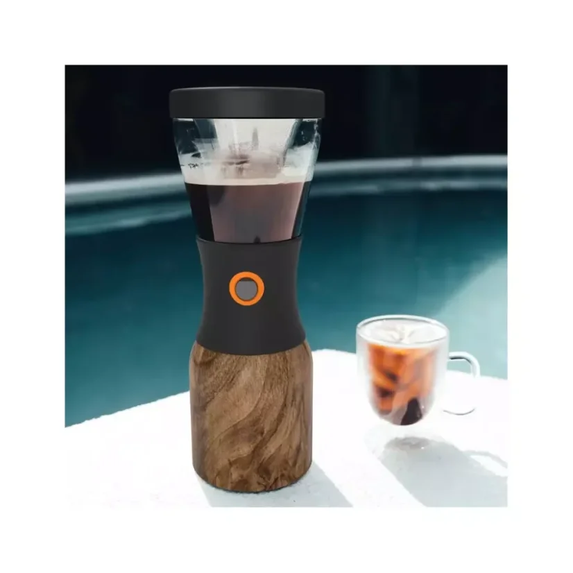 Appareil à café Cold Brew Asobu KB900 au design en bois d'une capacité de 1000 ml, idéal pour préparer du café froid.