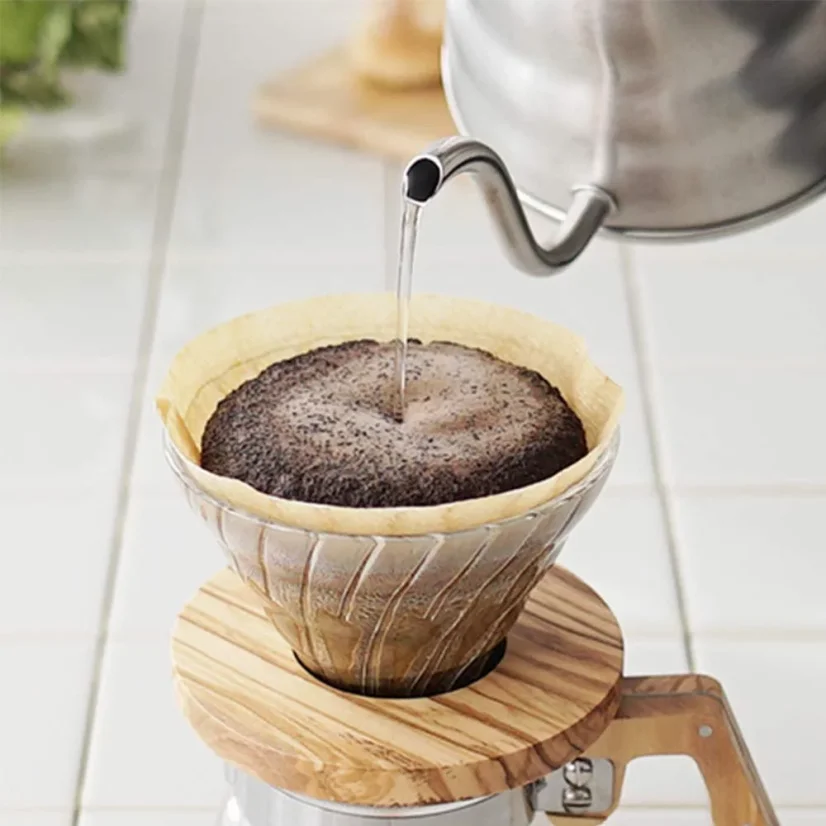 Hario V60-02 skleněný dripper Olive VDG-02-OV