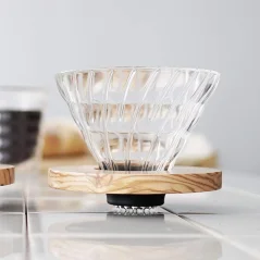 Hario V60-02 skleněný dripper Olive VDG-02-OV