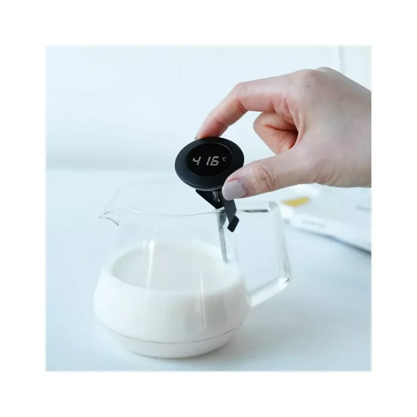 The Timemore digital thermometer is the perfect choice for accurately measuring milk temperature, ensuring the perfect preparation of your favourite beverages.