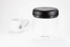 Glass vacuum canister for coffee beans