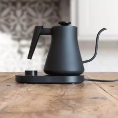 Schnellkochtopf Flair Cafe Kettle mit einem Volumen von 800 ml in Schwarz bietet eine praktische Temperaturregelung für die perfekte Zubereitung von Getränken. Schnellkochtopf Flair Cafe Kettle mit einem Volumen von 800 ml in Schwarz bietet eine praktische Temperaturregelung für die perfekte Zubereitung von Getränken.