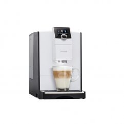 Machine à café Nivona NICR 796 de couleur blanche et caffe latte