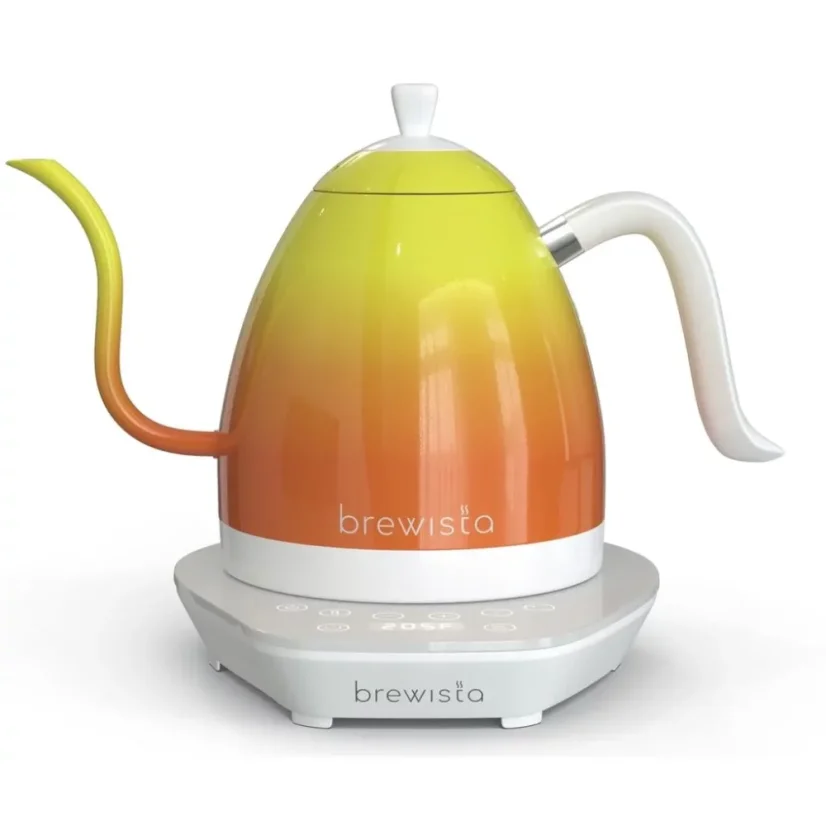 Bouilloire orange Brewista pour la préparation du café filtré.