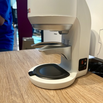 Puqpress Mini 58,3 mm automatický tamper biely