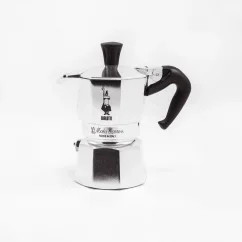 Klasszikus, Bialetti Moka Express, 50 ml-es, egy csészényi, erős és aromás espresso készítésére alkalmas moka kávéfőző.