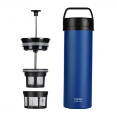 Espro Ultra Light Coffee Press w niebieskim kolorze o pojemności 450 ml.