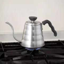 Hario Buono 700 ml на газов котлон.