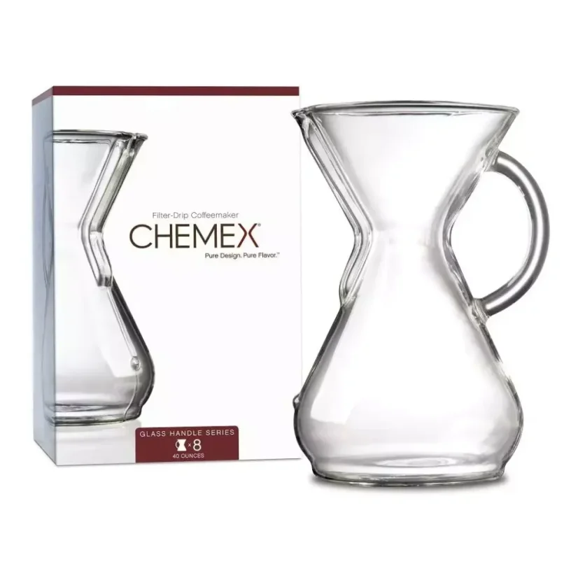 Chemex avec poignée 8 est une cafetière en verre élégante qui allie un design raffiné à une utilisation pratique.