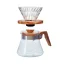Der Hario V60-01 Glasdripper in Olivfarbe ist ein eleganter Kaffeebereiter, der Ihnen hilft, den perfekten Kaffee zuzubereiten.