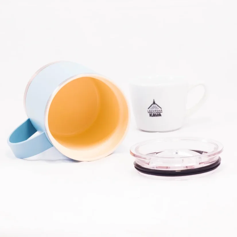 Termo vaso azul Asobu Ultimate Coffee Mug con capacidad de 360 ml, ideal para viajar.