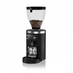 Mahlkonig E80 Supreme ze zintegrowaną skalą porcji kawy.