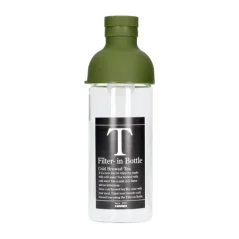 Botella verde Hario Cold Brew Tea Filter-In de 300 ml, hecha de silicona, ideal para preparar té frío. Botella verde Hario Cold Brew Tea Filter-In de 300 ml, hecha de silicona, ideal para preparar té frío.