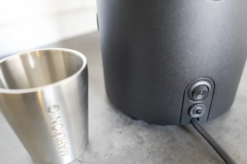 Main switch of the Mahlkonig X54 grinder for both espresso and alternative coffee brewing methods