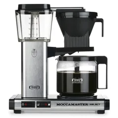 Préparation de café dans le Moccamaster KBG Select Technivorm de couleur argentée