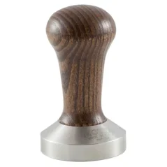 Tamper manual Motta de 54 mm em cor marrom com cabo de alta qualidade em aço inoxidável, ideal para prensar espresso.