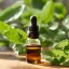L'huile essentielle de menthe est 100 % naturelle, idéale pour soulager les douleurs musculaires et dorsales. L'huile essentielle de menthe est 100 % naturelle, idéale pour soulager les douleurs musculaires et dorsales.
