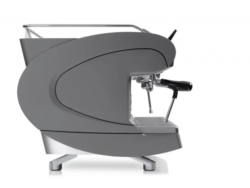 Šedý dizajn kávovaru Nuova Simonelli Wave UX.