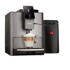 Machine à café automatique argentée Nivona 1040 avec récipient à lait