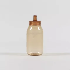 Bouteille en plastique ambrée pour l'eau. Capacité 300 ml.
