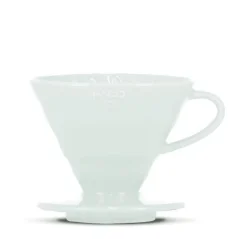 Dripper Hario V60-02 w jasnoniebieskim wykończeniu. Dripper Hario V60-02 w jasnoniebieskim wykończeniu.