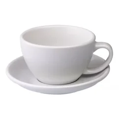 Biely porcelánový šálka a podšálka Loveramics Egg s objemom 300 ml, ideálny pre café latte.