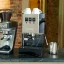 Gaggia New Classic EVO in elegantlichem Silber ist die ideale Haushalt Siebträgermaschine für Kaffeeliebhaber, die hochwertige Kaffee zu einem erschwinglichen Preis schätzen.