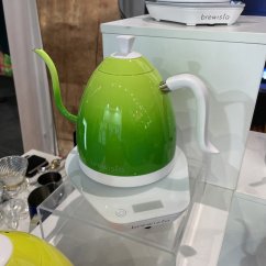 Bouilloire Brewista Artisan dans une couleur verte attrayante, d'une capacité de 1,0 litre et avec une fonction de protection contre la surchauffe. Bouilloire Brewista Artisan dans une couleur verte attrayante, d'une capacité de 1,0 litre et avec une fonction de protection contre la surchauffe.