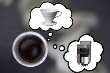 D'Offer vun Drëps Kaffi an engem Café: wäert Batch Brau oder Drëps besser sinn?