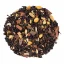 Vysypaná zmes čierneho čaju Chai Black Tea na bielom pozadí, pohľad zhora