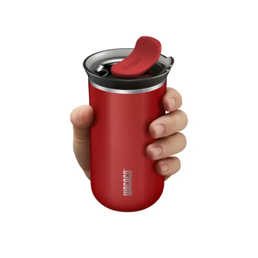 Mug thermique rouge Wacaco Octaroma. Capacité de 300 ml.