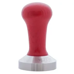 Ręczny tamper do kawy w czerwonym kolorze o średnicy 54 mm.