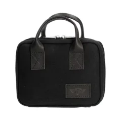 Maleta de viaje Comandante C40 en elegante color negro, ideal para transportar molinos de mano. Maleta de viaje Comandante C40 en elegante color negro, ideal para transportar molinos de mano.