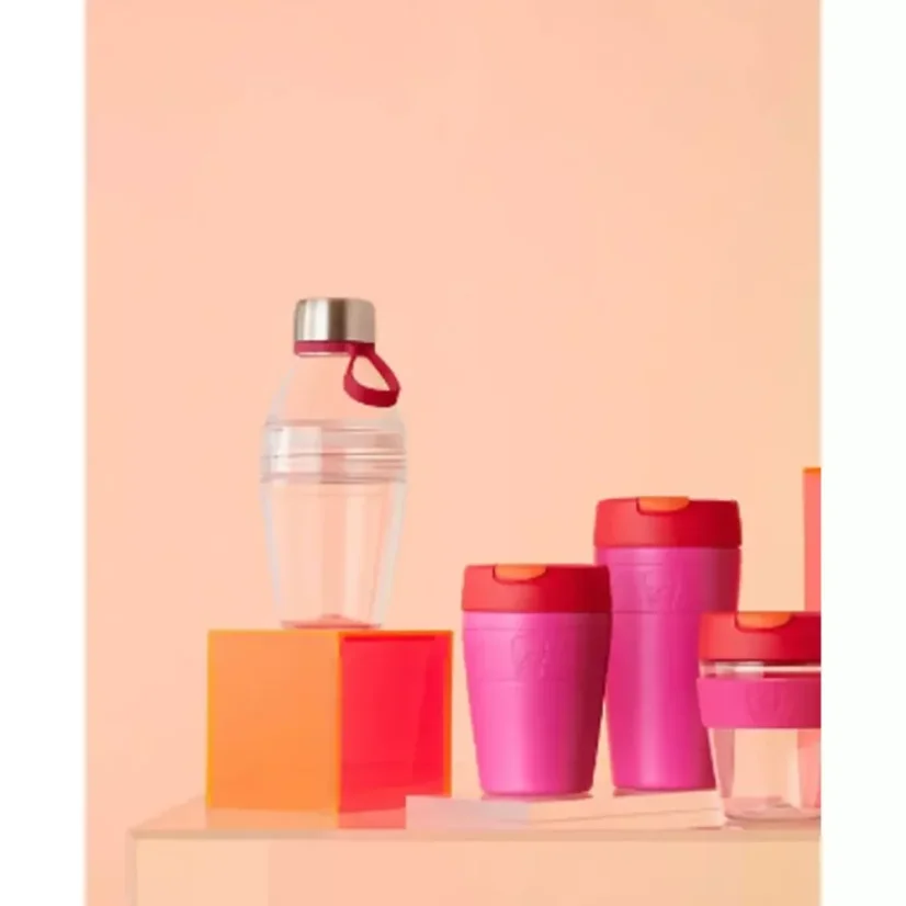 Le mug thermique KeepCup Helix Thermal Afterglow d'une capacité de 340 ml en rose est un choix idéal pour les amateurs de café en déplacement qui apprécient son design pratique et son isolation thermique.