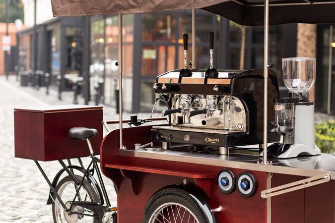 Mobiles Café auf dem Fahrrad - Kaffeefahrrad mit voll ausgestatteter Kaffeemaschine