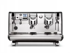 Professionelle Siebträger-Kaffeemaschine Victoria Arduino 358 White Eagle 2GR in schwarzer Ausführung, für 380V Betrieb bestimmt.