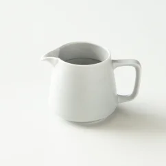 Šedý coffee server na filtrovanú kávu. Šedý coffee server na filtrovanú kávu.