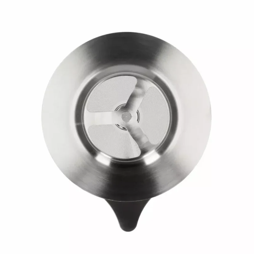 Le filtre goutte à goutte en métal double maille Hario V60-01 est un élégant filtre argenté, parfait pour préparer un café au goût riche.