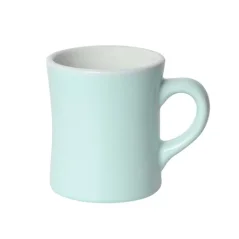 Mug bleu Loveramics Starsky d'une capacité de 250 ml, idéal pour préparer du thé ou du café filtré.