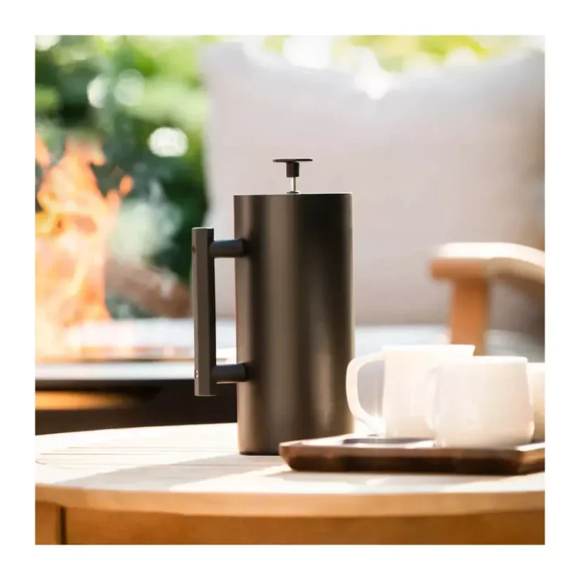 Presse française P6 au design élégant noir mat. Capacité de 946 ml.